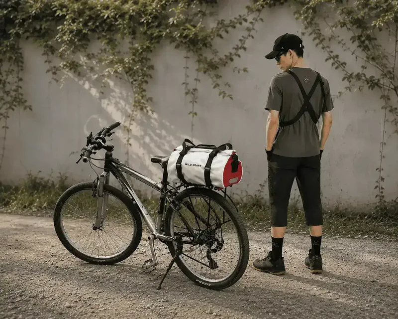 Sacoche vélo étanche porte-bagage arrière 18L