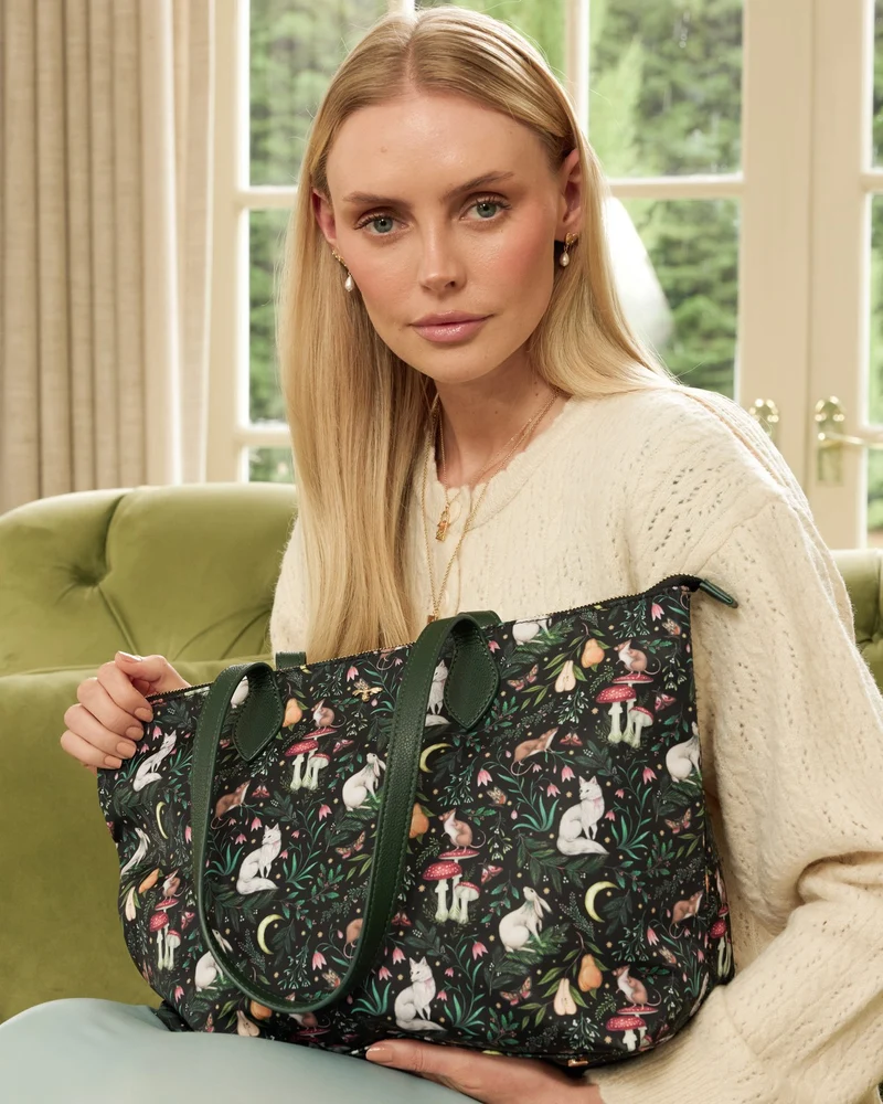 Edith Niva Print Tote Bag in Green