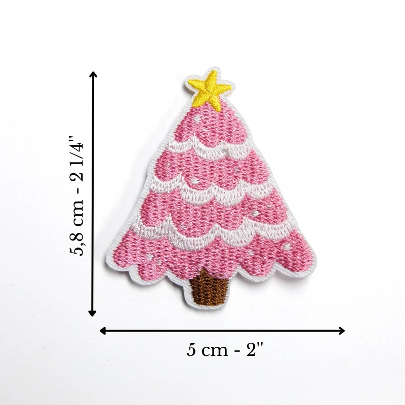 Écusson sapin de Noël rose enneigé brodé | Thermocollant