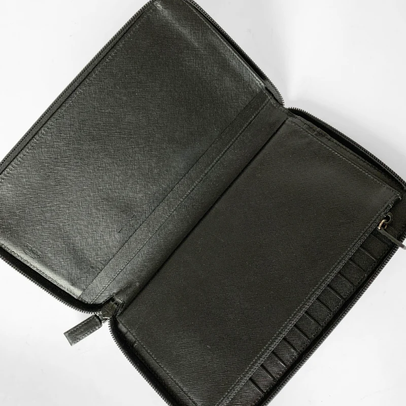 Prada Porte-monnaie en cuir