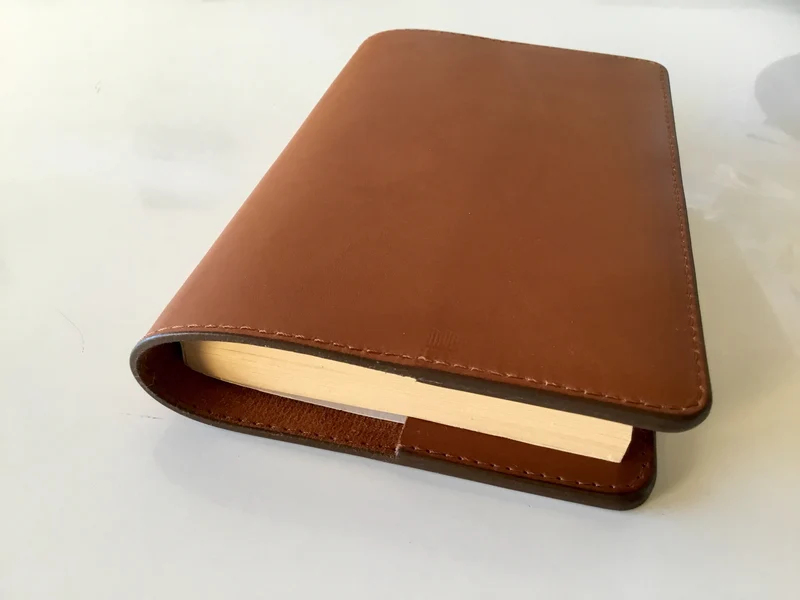 Couvre Livre en cuir