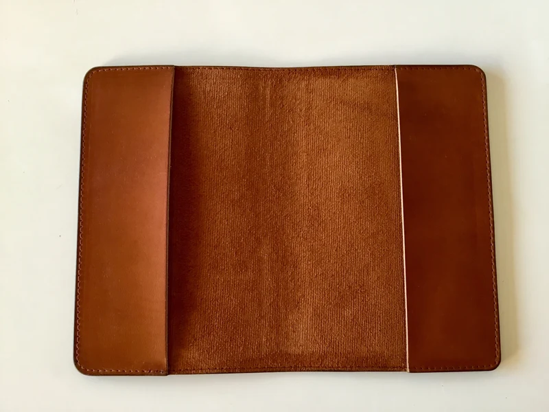 Couvre Livre en cuir