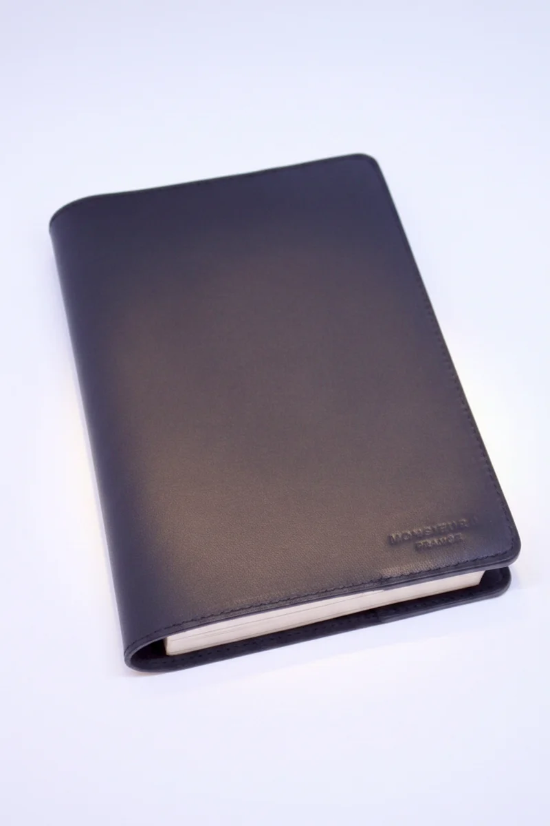 Couvre Livre en cuir