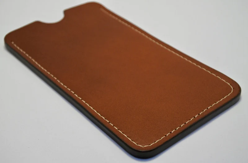 Étui smartphone cuir
