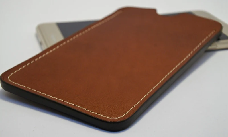 Étui smartphone cuir