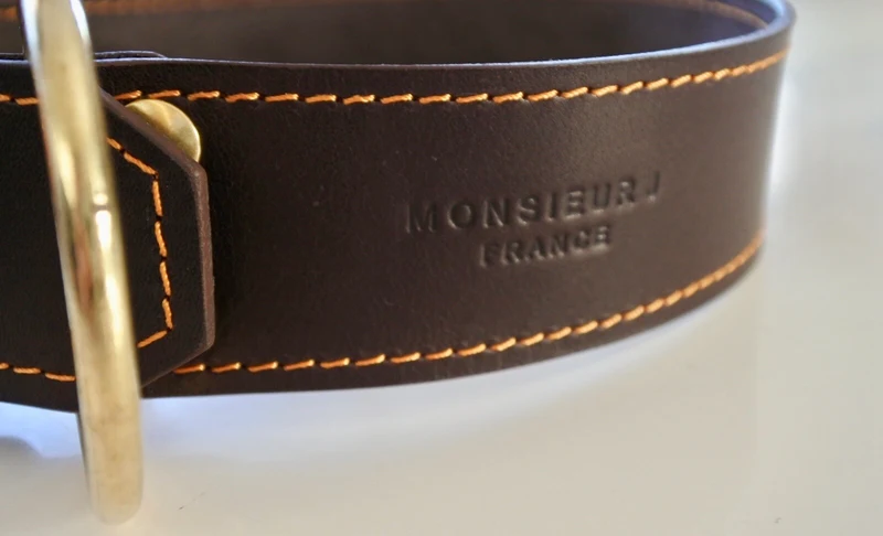 Collier avec surpiqûre