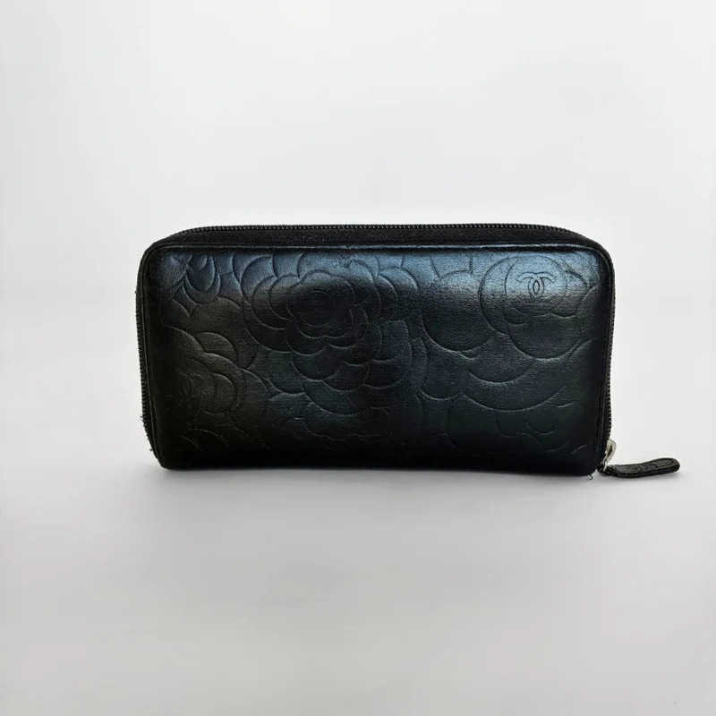 Chanel Portefeuille Camelia grand format en cuir d'agneau