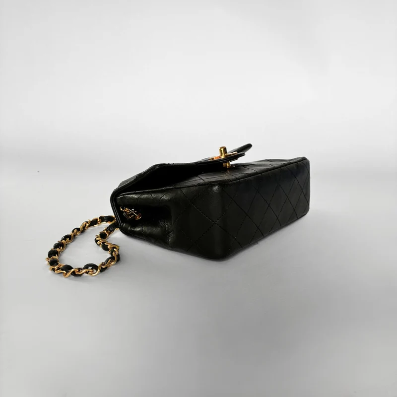 Chanel Classic Flap Bag Mini cuir d'agneau