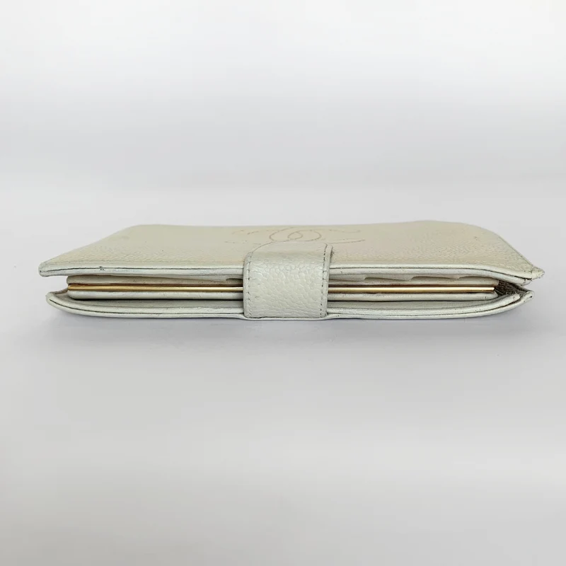 Chanel Portefeuille long français Caviar CC blanc