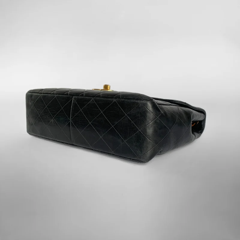 Chanel Classic Flap Bag Maxi cuir d'agneau