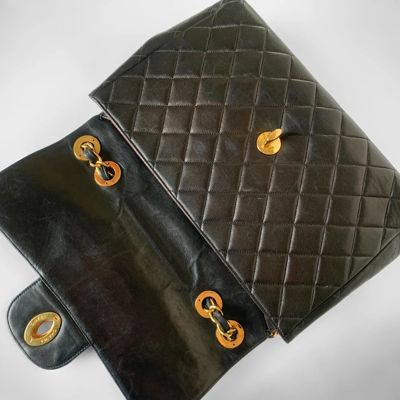 Chanel Classic Flap Bag Maxi cuir d'agneau