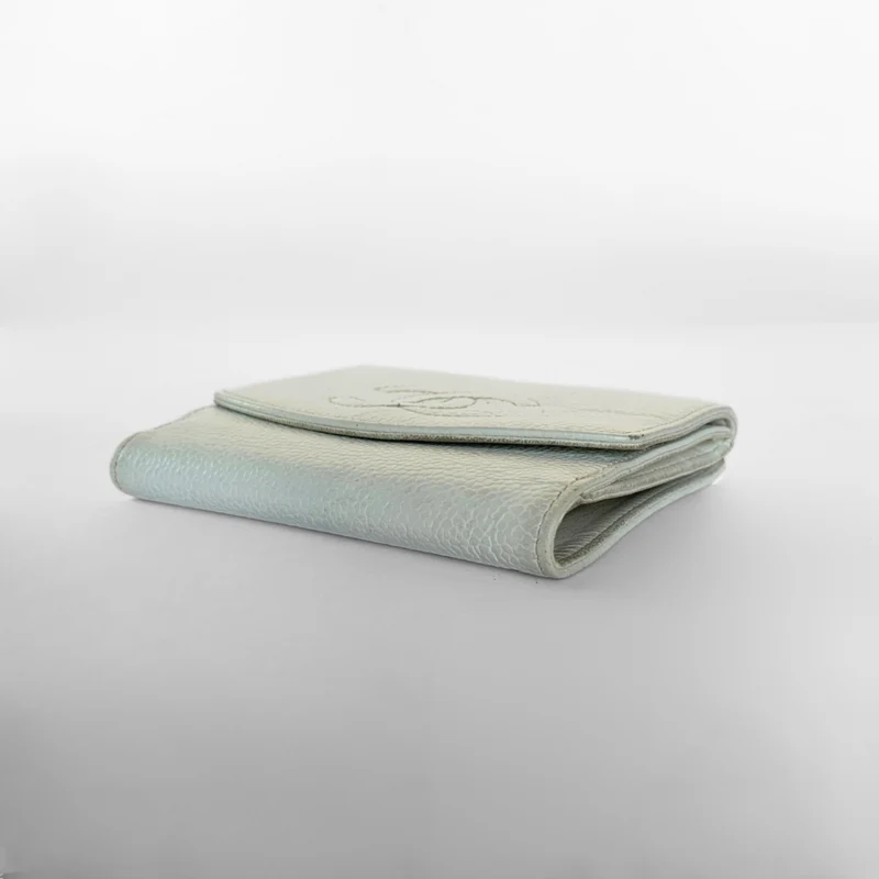 Chanel Portefeuille compact Timeless CC Caviar blanc