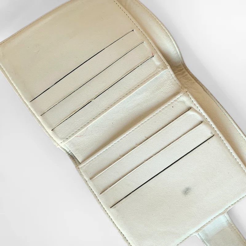 Chanel Portefeuille compact Timeless CC Caviar blanc