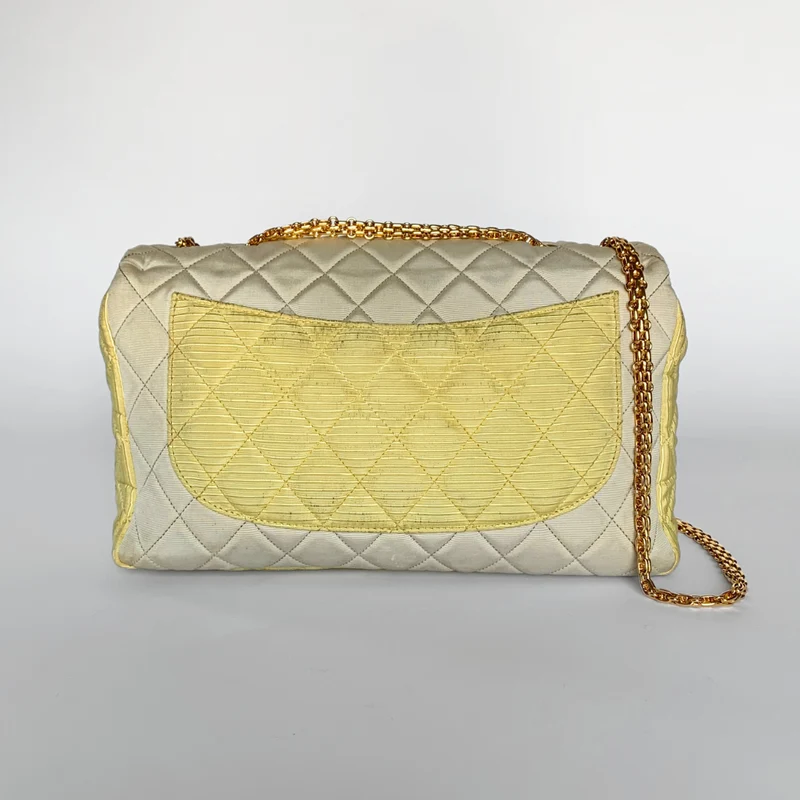 Chanel Sac matelassé 2.55 en nylon
