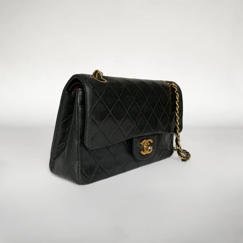Chanel Classic Flap Bag Petit cuir d'agneau