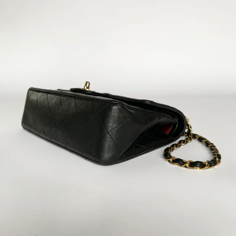 Chanel Classic Flap Bag Petit cuir d'agneau