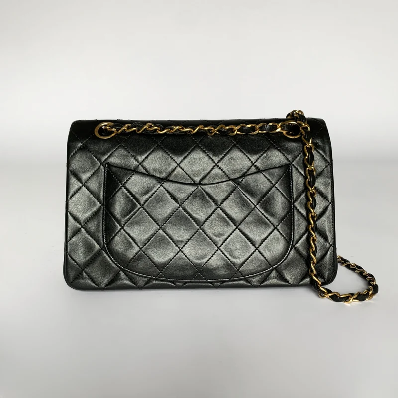 Chanel Classic Flap Bag Petit cuir d'agneau