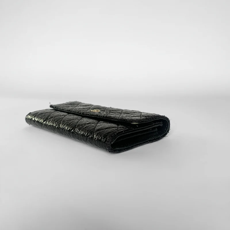 Chanel Portefeuille long Paris Edinburgh en daim matelassé noir et or