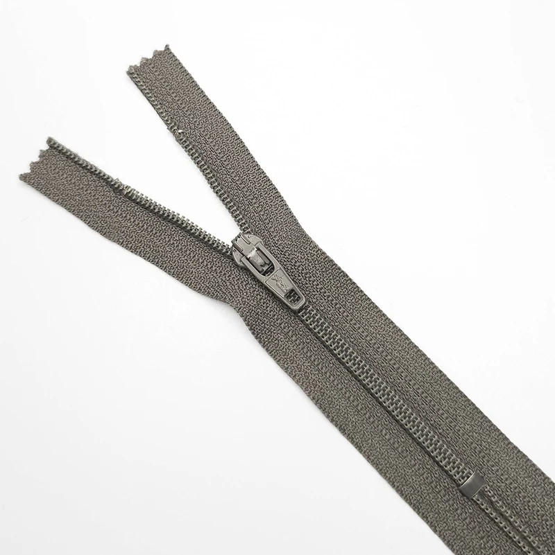 YKK | Fermeture éclair À Bout Fermé | Spirale | #3 | 3 3/4'' - 9.5 cm | SS380 - SS381