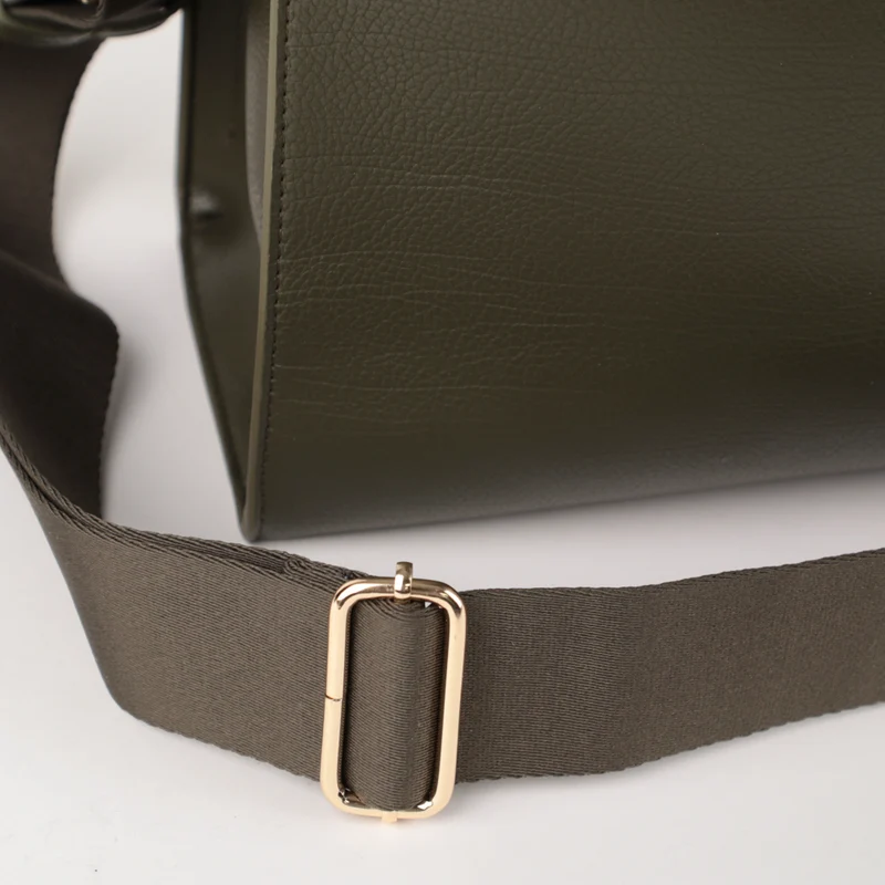 Riona Regina RFID Large Tote pebbled