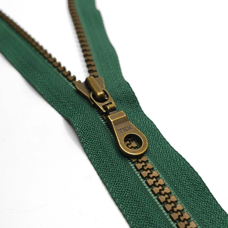YKK | Fermeture éclair à bout fermé | Plastique | #5 | 8 3/4'' - 22 cm