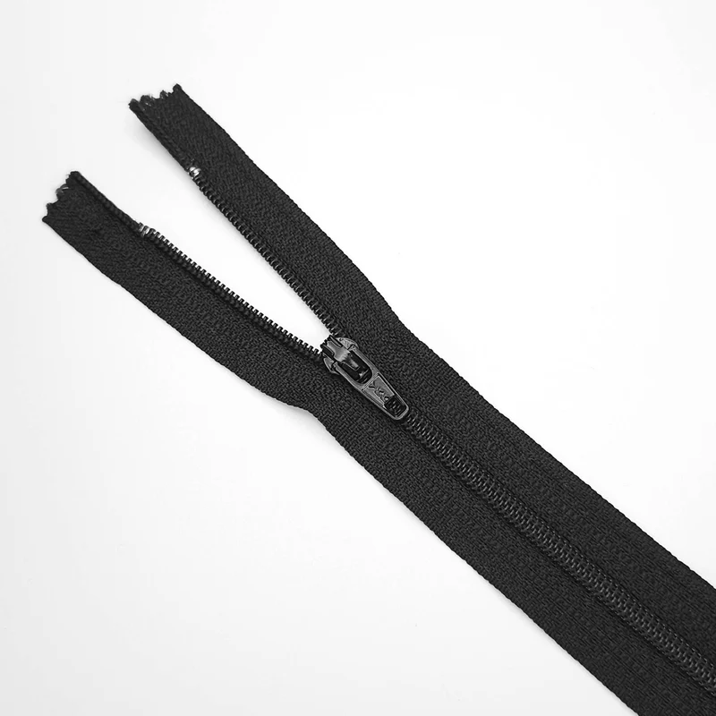 YKK | Fermeture éclair À Bout Fermé | Spirale | #2 | 5 3/4'' - 14.5 cm | SS356 - SS359