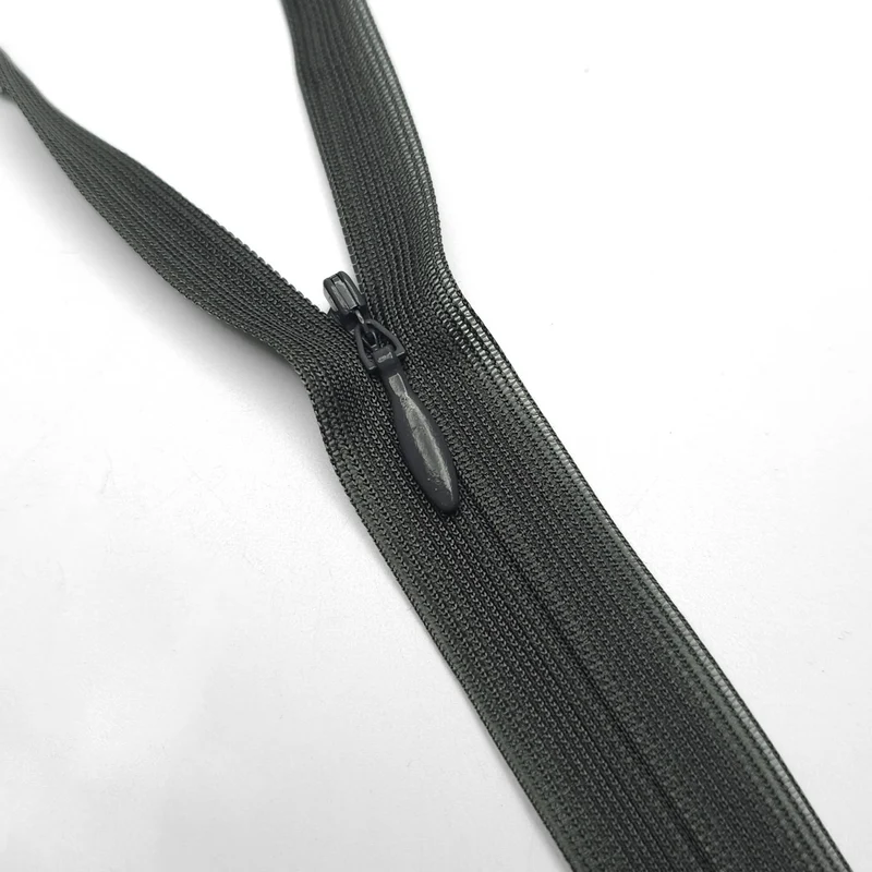YKK | Fermeture Éclair Invisible à Bout Fermé | #3 | 6 3/4'' - 17 cm