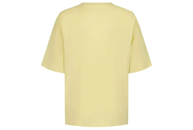 T-SHIRT SURDIMENSIONNÉ POUR FILLES SUR LE TERRAIN DE CAMP