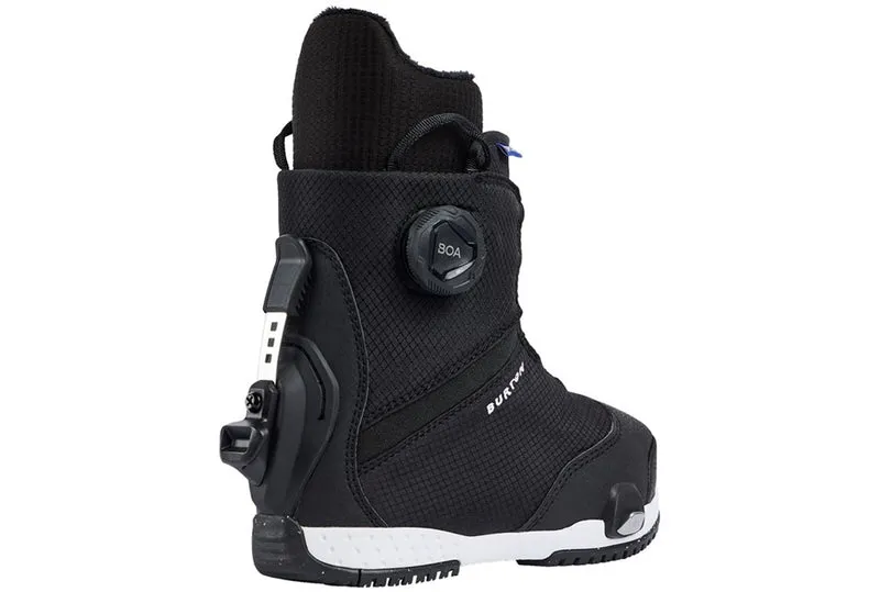 GROM MARCHE SUR SNOWBOARD BOTTES