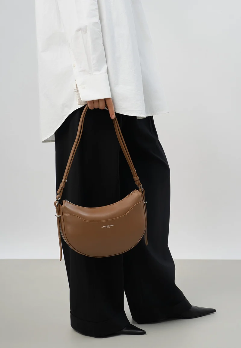 Lancaster Sac Demi-lune Zippé Suave Ace Cuir Noisette