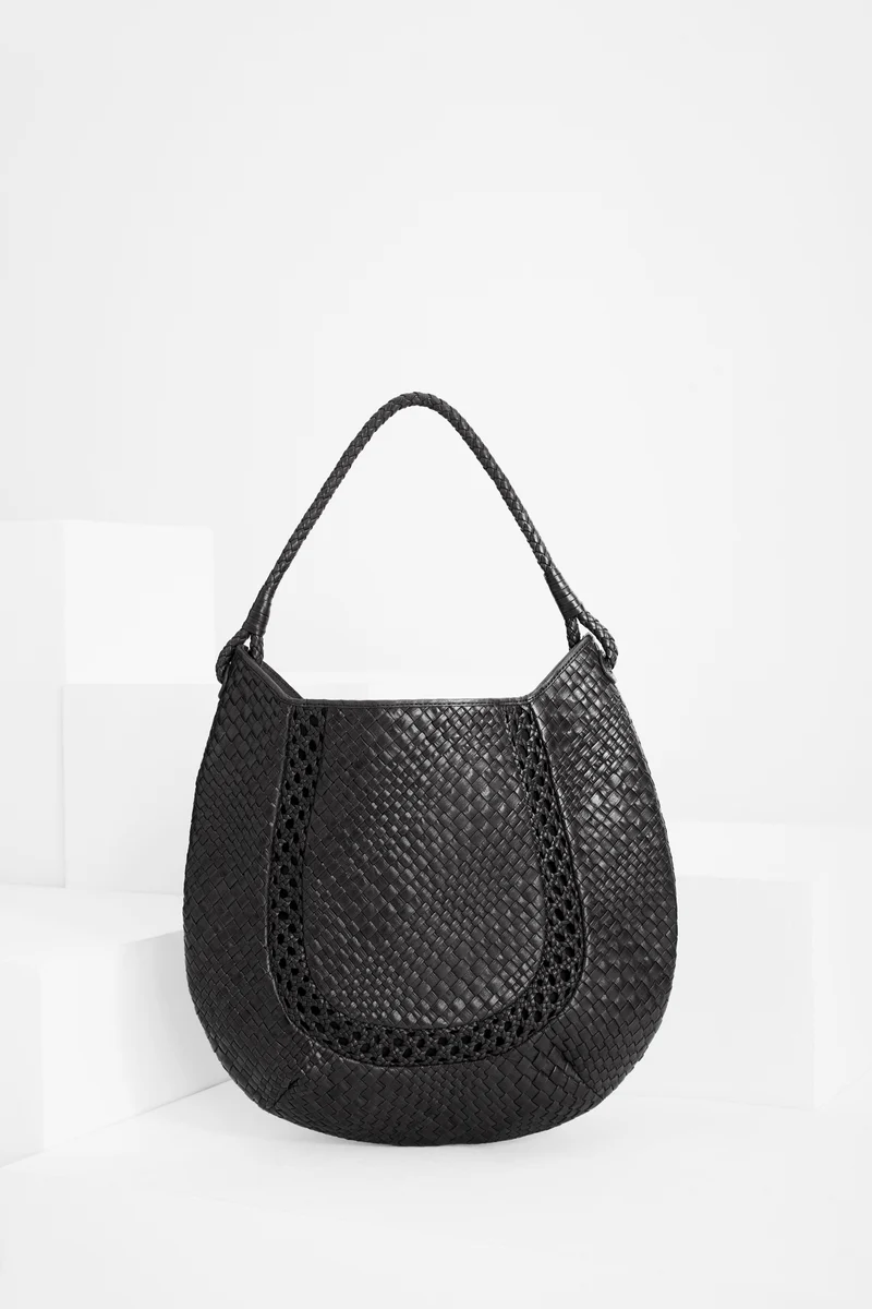 LAMIA Black