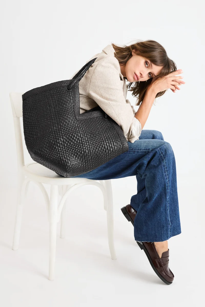 TRINITY LARGE Black