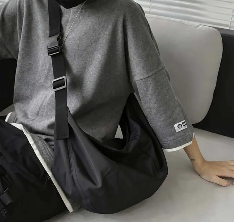 Sac à Bandoulière Homme Grande Capacité en Nylon Imperméable – Style Urbain Unisexe