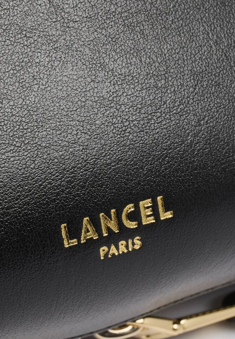 Lancel Origami Sac Baby Hobo Zippé Cuir Noir