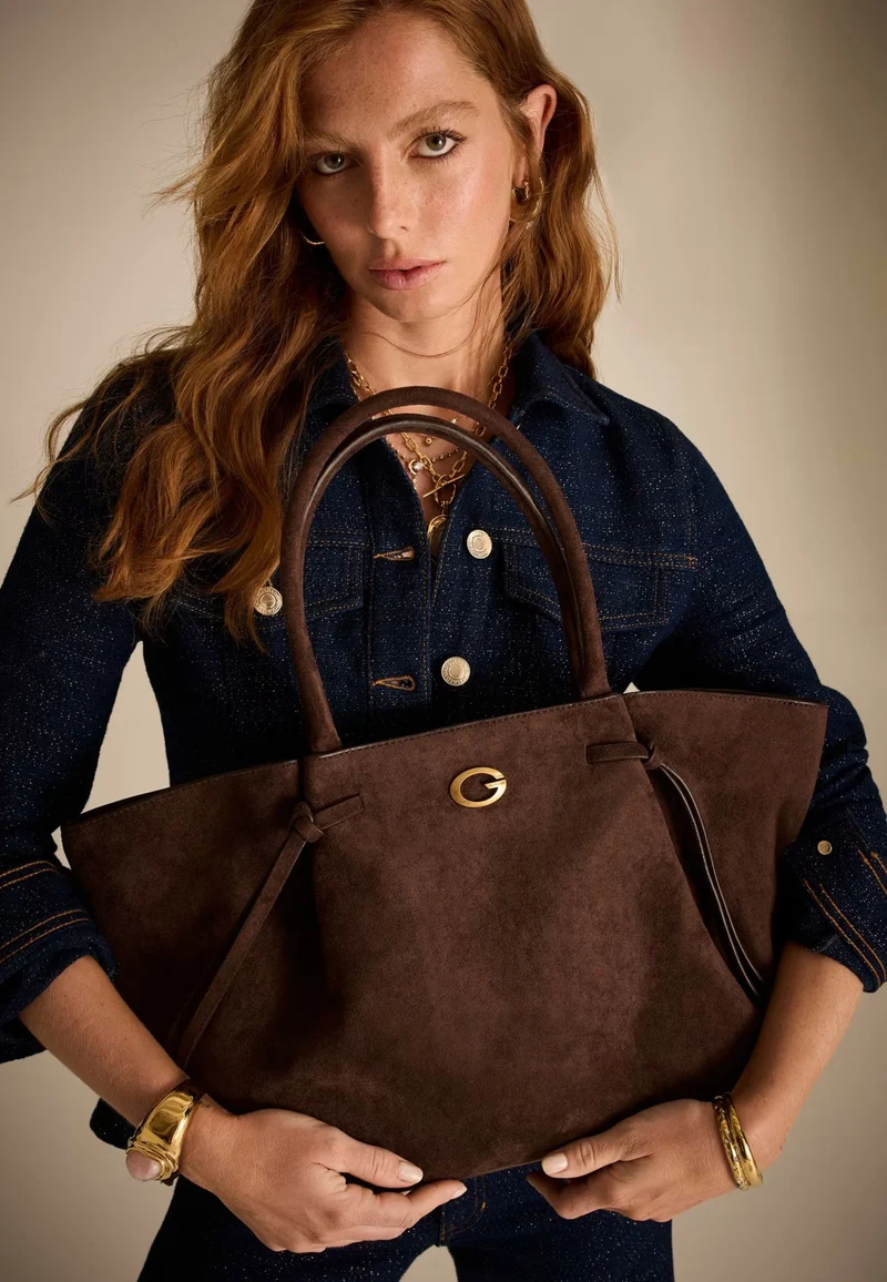 Guess Cabas Allegra en Suède Espresso