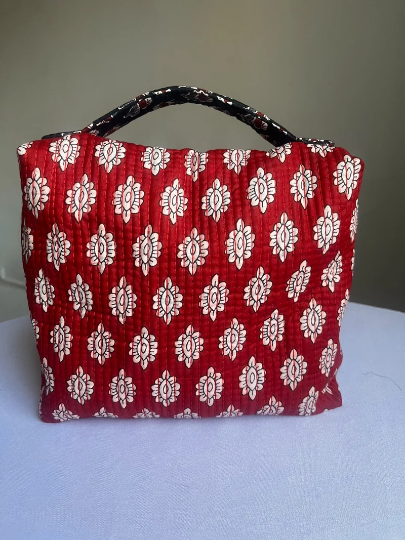 Trousse Vanity en coton matelassé imprimé rouge/blanc - Fait main