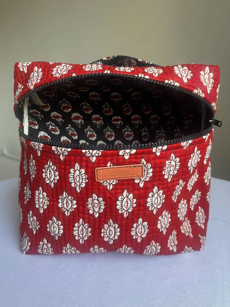 Trousse Vanity en coton matelassé imprimé rouge/blanc - Fait main