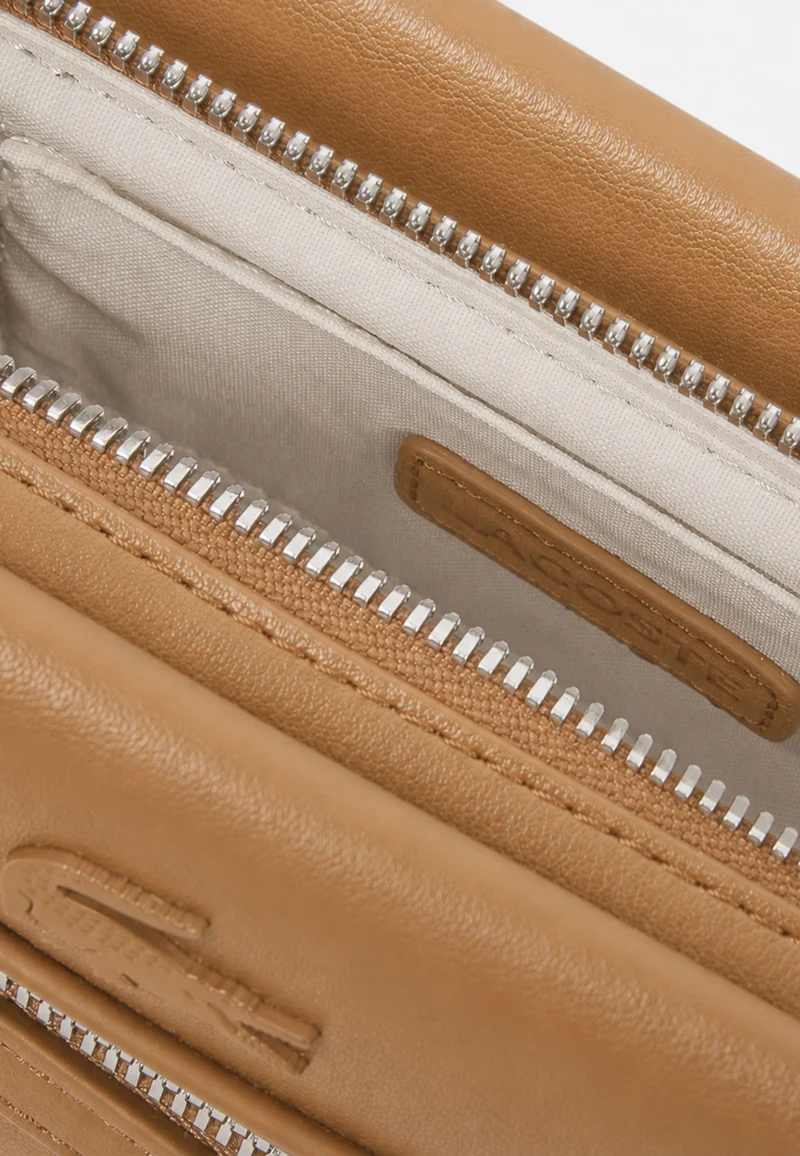 Lacoste Mini Sac Porté épaule Femme Celys Marron Cookie