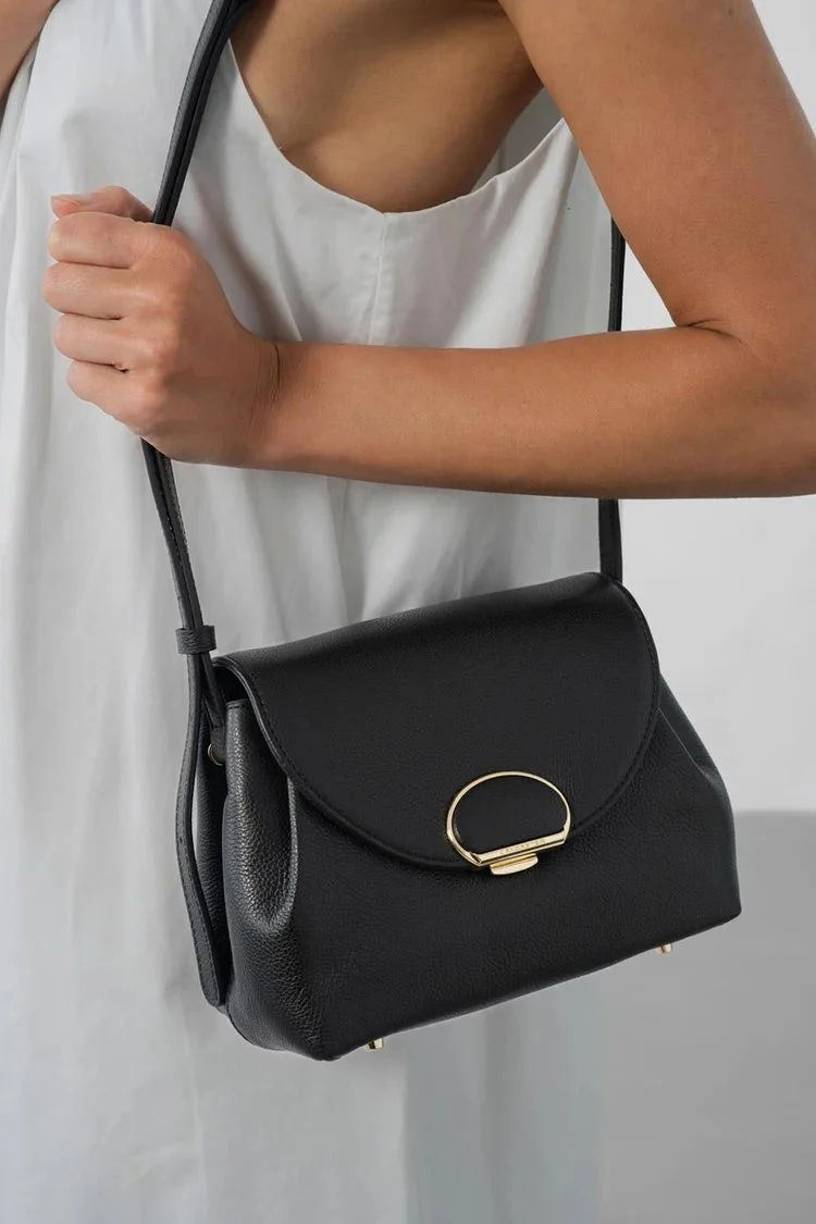 Lancaster Sac trotteur A rabat avec fermoir S Milano Pia Noir