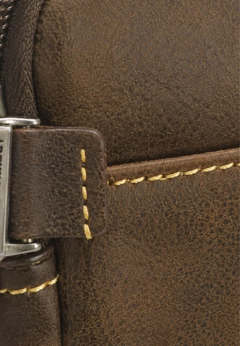 Arthur & Aston Sacoche Homme Chataigne