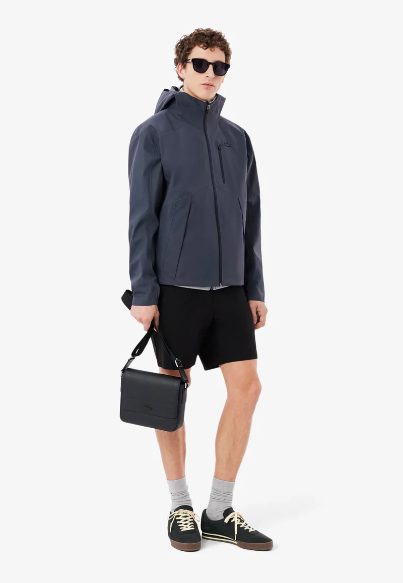 Lacoste Sacoches messenger Chantaco cuir Noir