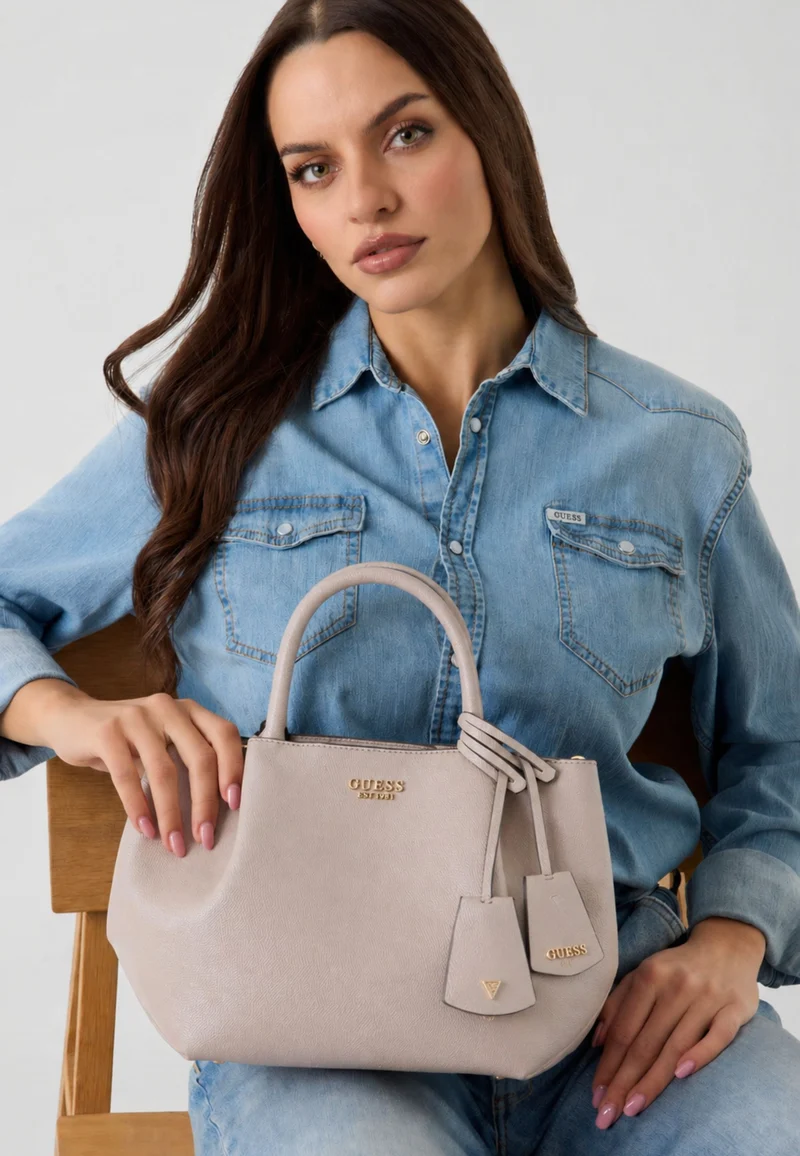 Guess Sac Bandoulière Noelle Girlfriend Sa Light Taupe