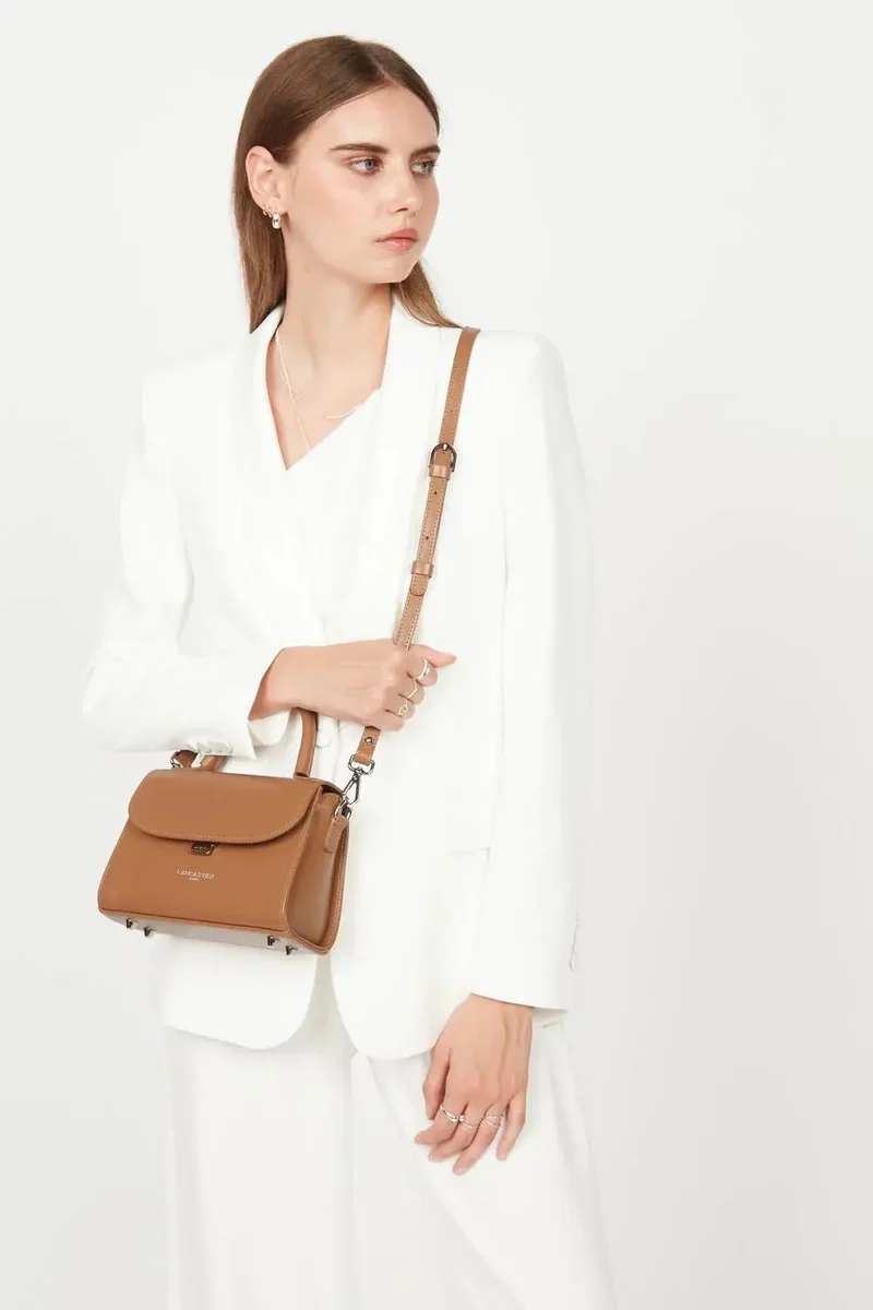 Lancaster Sac rabat cuir Suave Even Camel