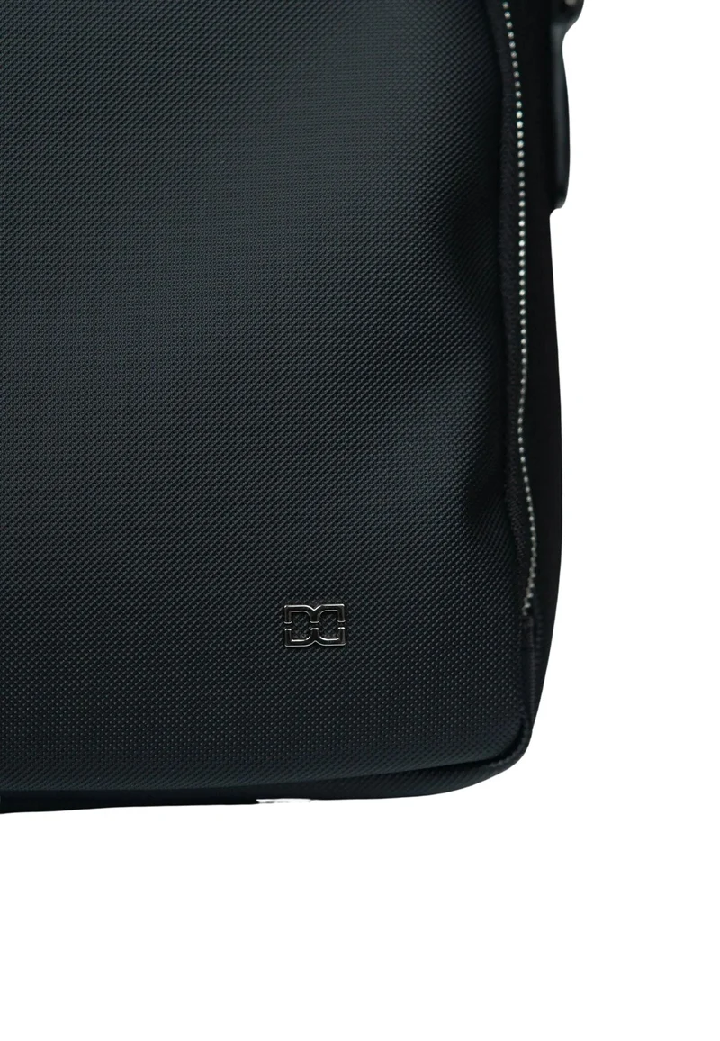 David William Porte document/ordinateur 17'' Homme