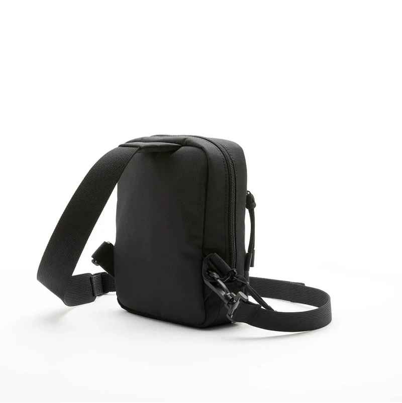 Lacoste Sacoche zippée mono-bretelle Neocroc