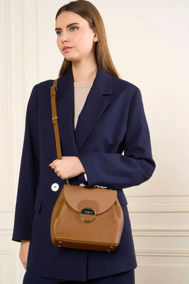 Lancaster Sac trotteur A rabat avec fermoir Pia Camel