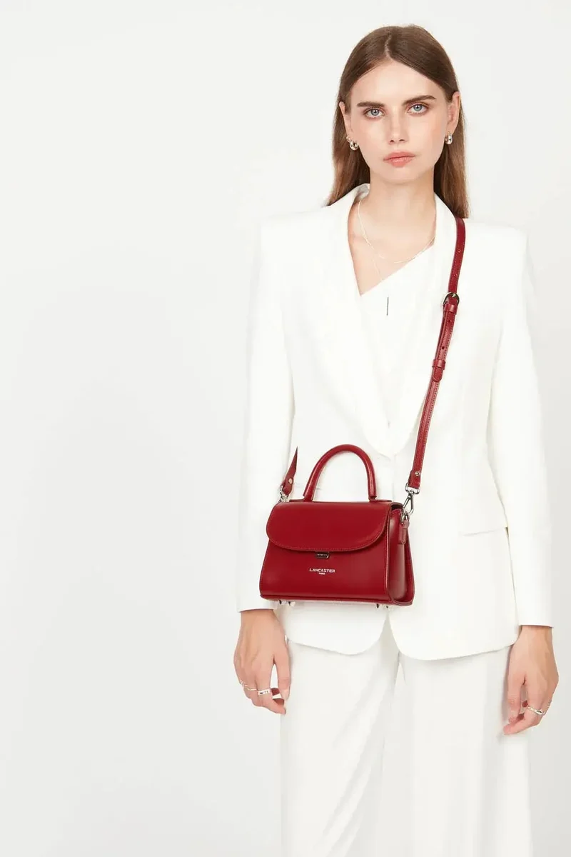 Lancaster Sac rabat cuir Suave Even Carmin
