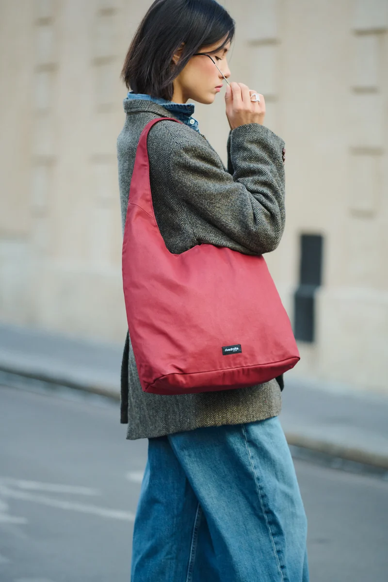 Richelieu le sac hobo - Coton organique enduit Rouge