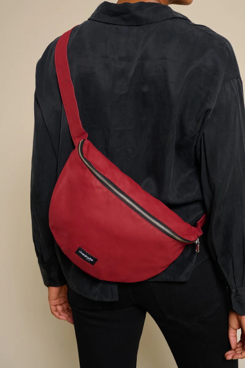 Custine XL le grand sac banane - Coton organique enduit Rouge