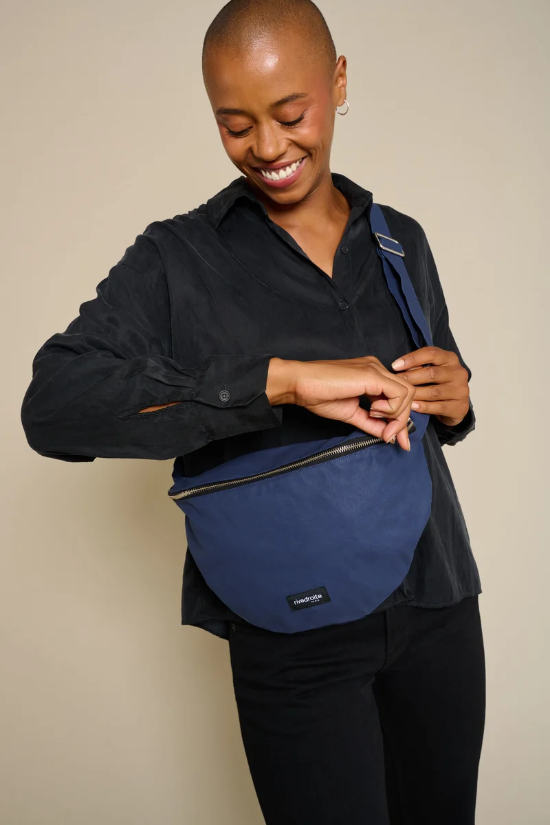 Custine XL le grand sac banane - Coton organique enduit Bleu